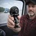 20251225_1342_Camionero con Soporte_remix_01kdavx3gde9hv3w6beyxw8ytd.webp